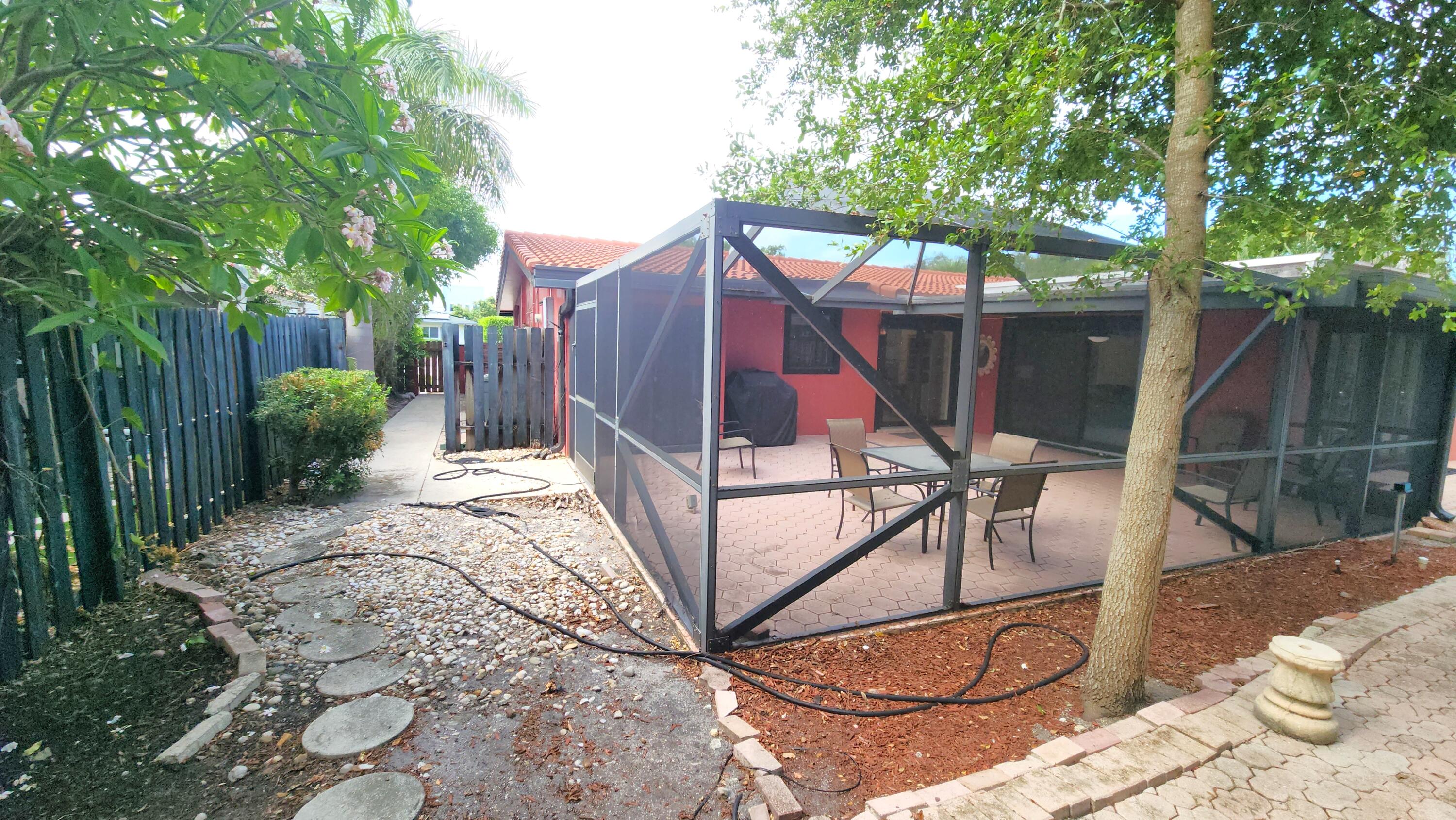 1250 Southwest 4th Street Boca Raton, FL 33486 - Photo 43 of 47 backyard