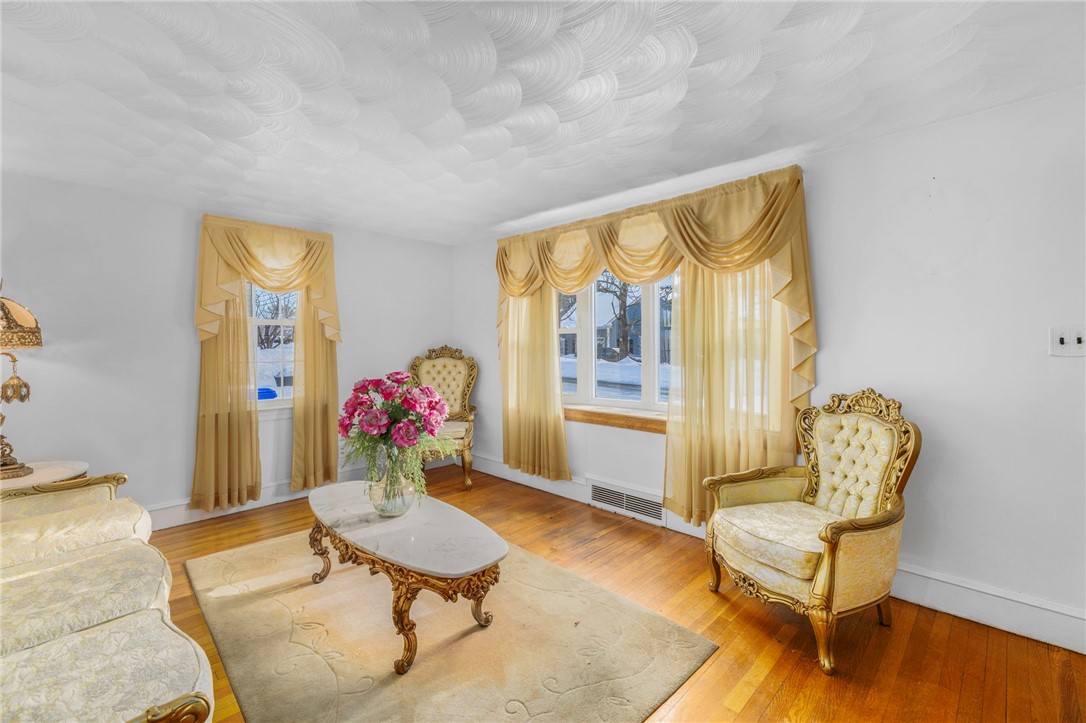 136 King Philip Road East Providence, RI 02916 - Photo 4 of 20