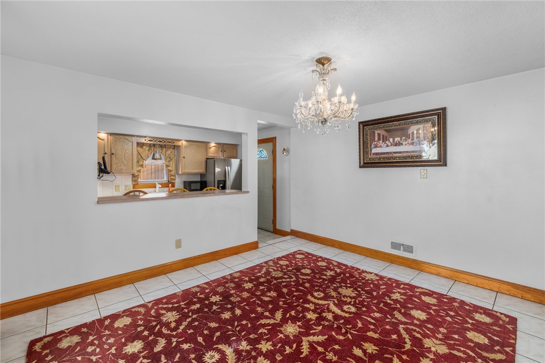 136 King Philip Road East Providence, RI 02916 - Photo 9 of 20 dining room
