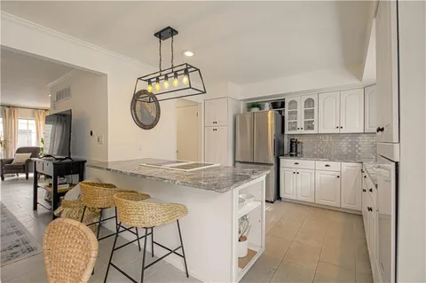 $339,500 | 6739 West 108th Terrace, Overland Park, KS 66211