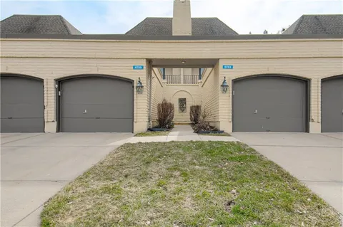 $339,500 | 6739 West 108th Terrace, Overland Park, KS 66211