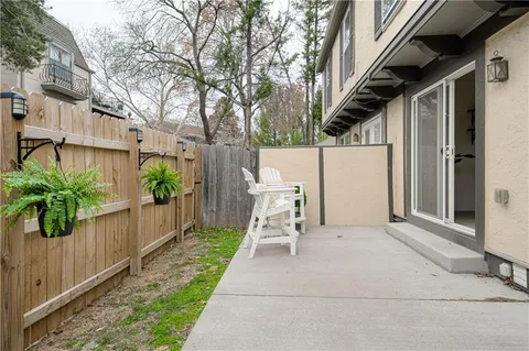 $339,500 | 6739 West 108th Terrace, Overland Park, KS 66211