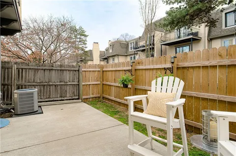 $339,500 | 6739 West 108th Terrace, Overland Park, KS 66211