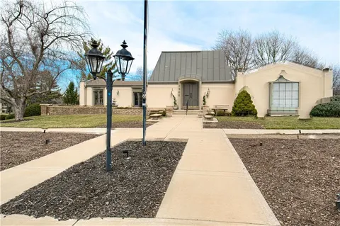 $339,500 | 6739 West 108th Terrace, Overland Park, KS 66211