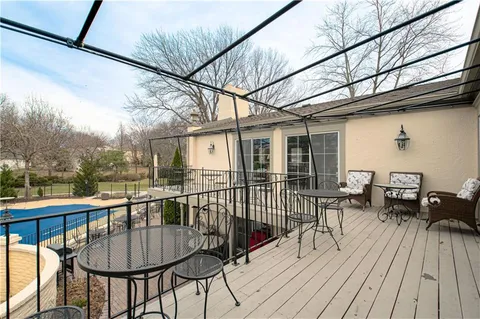 $339,500 | 6739 West 108th Terrace, Overland Park, KS 66211