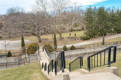 $339,500 | 6739 West 108th Terrace, Overland Park, KS 66211