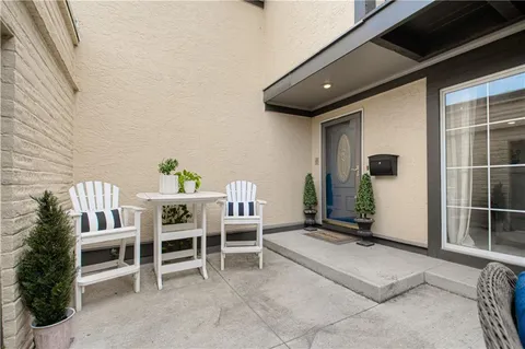 $339,500 | 6739 West 108th Terrace, Overland Park, KS 66211