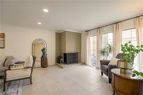 $339,500 | 6739 West 108th Terrace, Overland Park, KS 66211