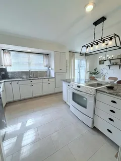 $344,900 | 6739 West 108th Terrace, Overland Park, KS 66211