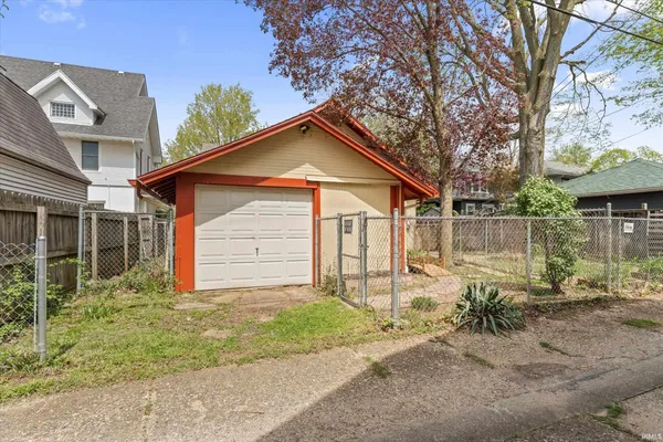 $450,000 | 212 Marquette Avenue, South Bend, IN 46617