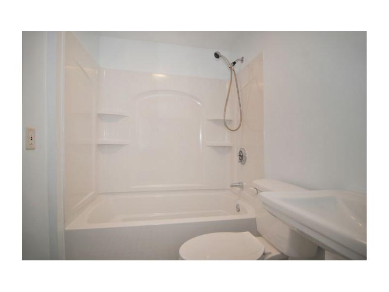 1960 West Shore Road Warwick, RI 02889 - Photo 16 of 18 Bathroom.
