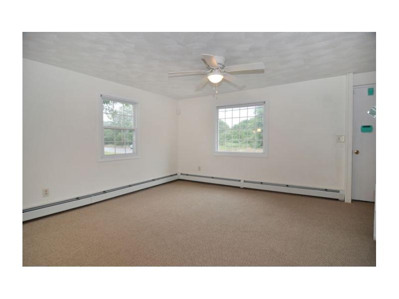 1960 West Shore Road Warwick, RI 02889 - Photo 8 of 18 Living Room.