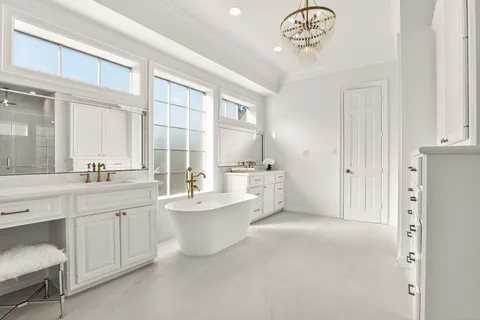 $3,500,000 | 10811 Briar Branch Drive, Hunters Creek Village, TX 77024