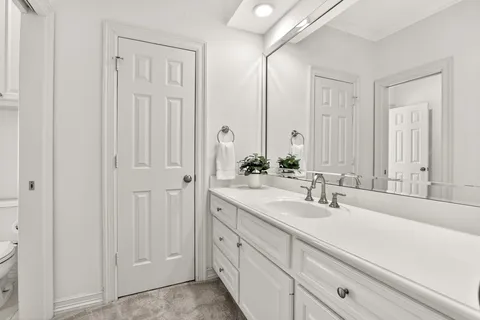 $3,500,000 | 10811 Briar Branch Drive, Hunters Creek Village, TX 77024