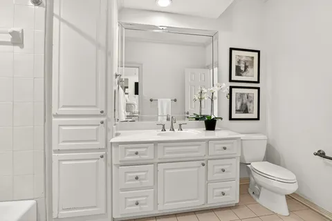 $3,500,000 | 10811 Briar Branch Drive, Hunters Creek Village, TX 77024