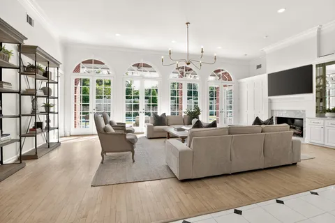 $3,500,000 | 10811 Briar Branch Drive, Hunters Creek Village, TX 77024