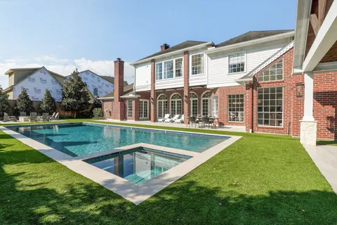 $3,500,000 | 10811 Briar Branch Drive, Hunters Creek Village, TX 77024