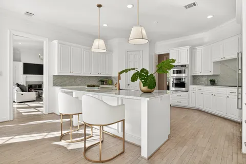 $3,500,000 | 10811 Briar Branch Drive, Hunters Creek Village, TX 77024