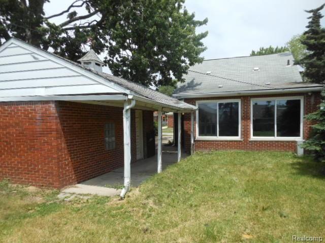 8280 Racine Road Warren, MI 48093 - Photo 4 of 20 DSCN7438.JPG