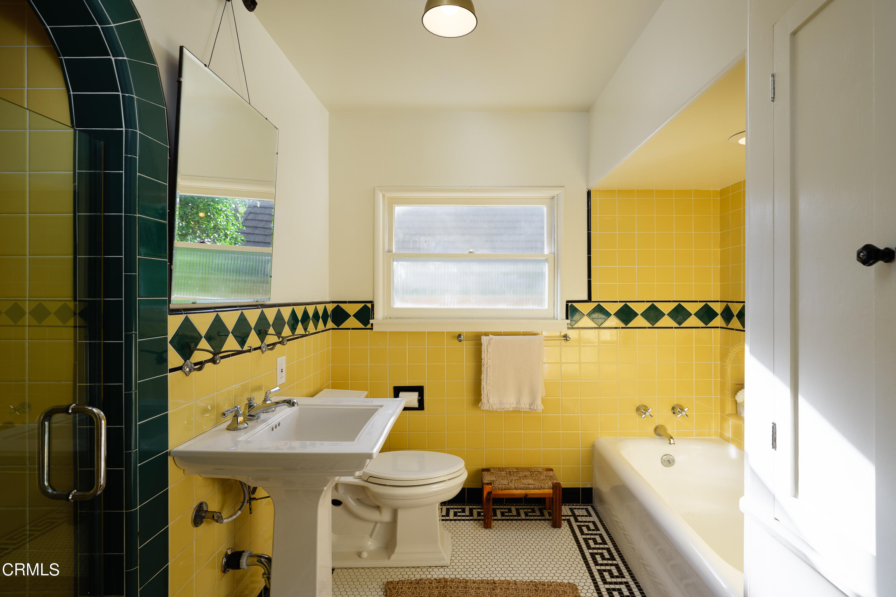 53 East Altadena Drive Altadena, CA 91001 - Photo 33 of 69 a bathroom with a sink mirror toilet and bathtub