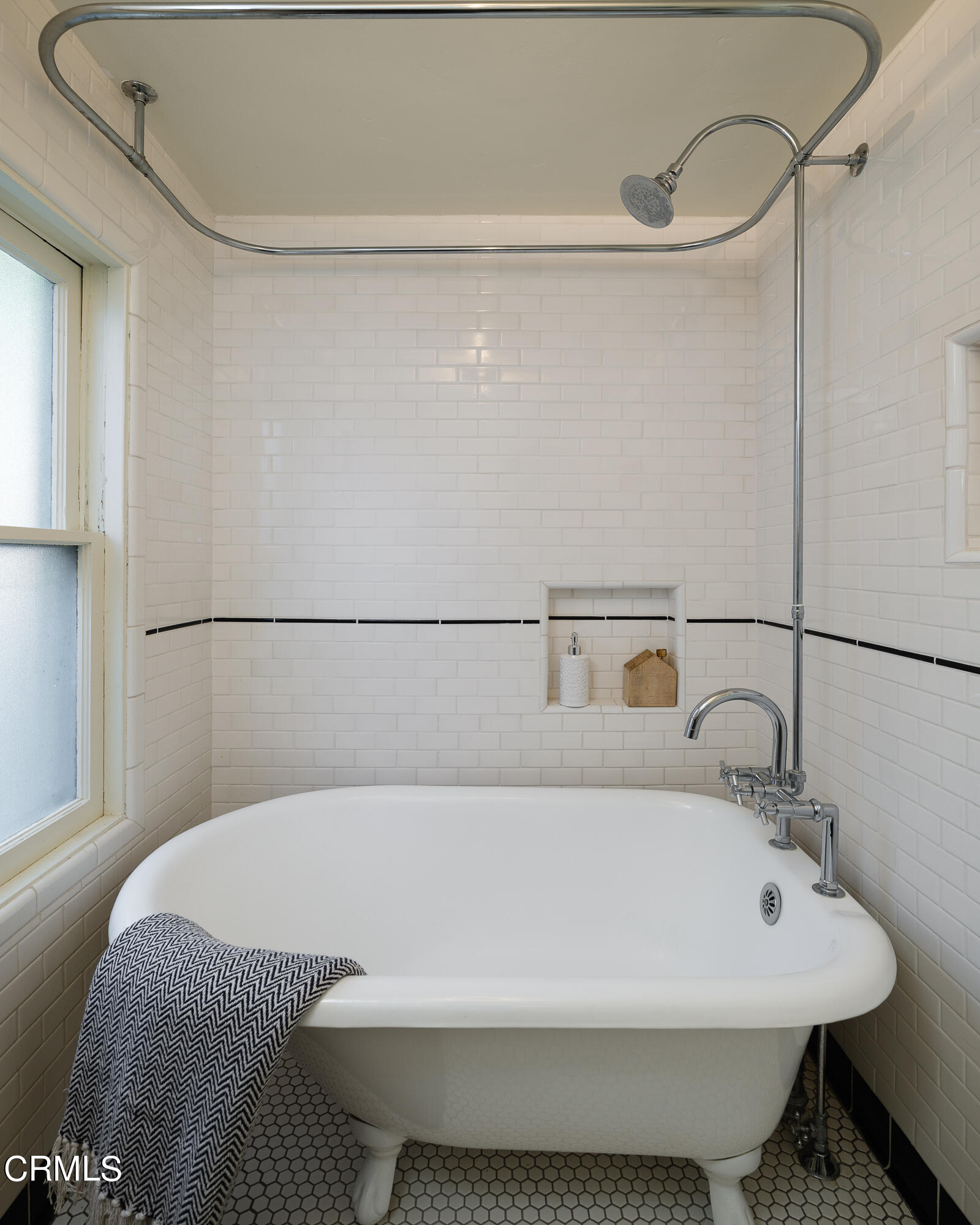 53 East Altadena Drive Altadena, CA 91001 - Photo 35 of 69 a bathroom with a white bath tub and a shower