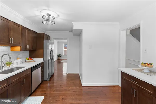 $560,000 | 2402 Windbreak Drive, Alexandria, VA 22306