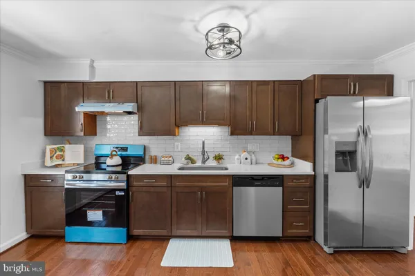 $560,000 | 2402 Windbreak Drive, Alexandria, VA 22306