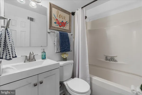 $560,000 | 2402 Windbreak Drive, Alexandria, VA 22306