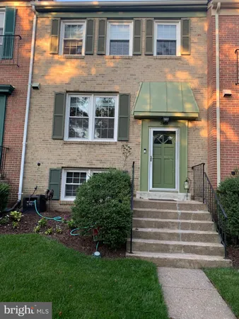 $560,000 | 2402 Windbreak Drive, Alexandria, VA 22306