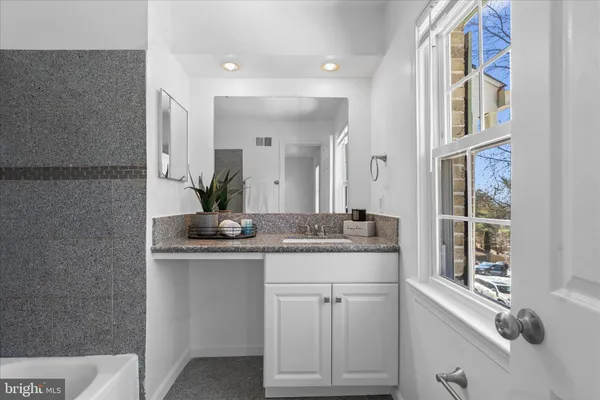 $560,000 | 2402 Windbreak Drive, Alexandria, VA 22306
