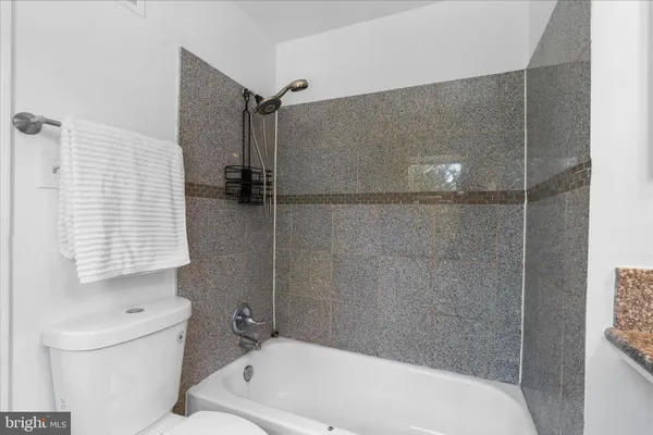 $560,000 | 2402 Windbreak Drive, Alexandria, VA 22306