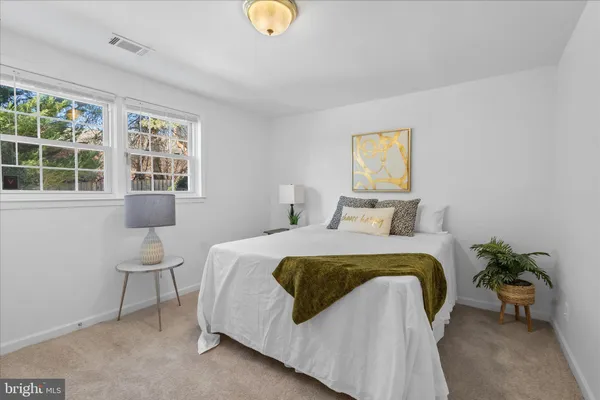 $560,000 | 2402 Windbreak Drive, Alexandria, VA 22306