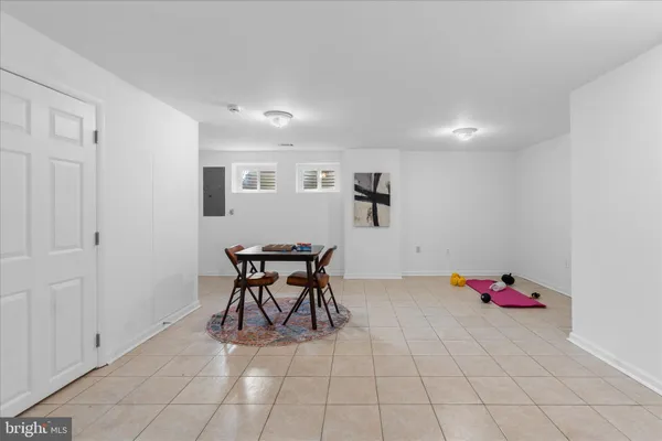 $560,000 | 2402 Windbreak Drive, Alexandria, VA 22306