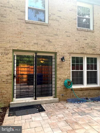 $560,000 | 2402 Windbreak Drive, Alexandria, VA 22306