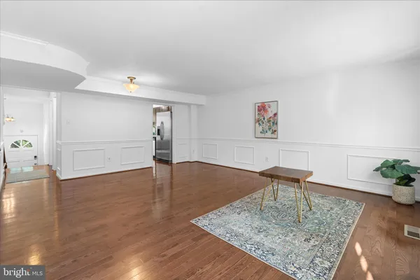 $560,000 | 2402 Windbreak Drive, Alexandria, VA 22306