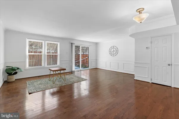 $560,000 | 2402 Windbreak Drive, Alexandria, VA 22306