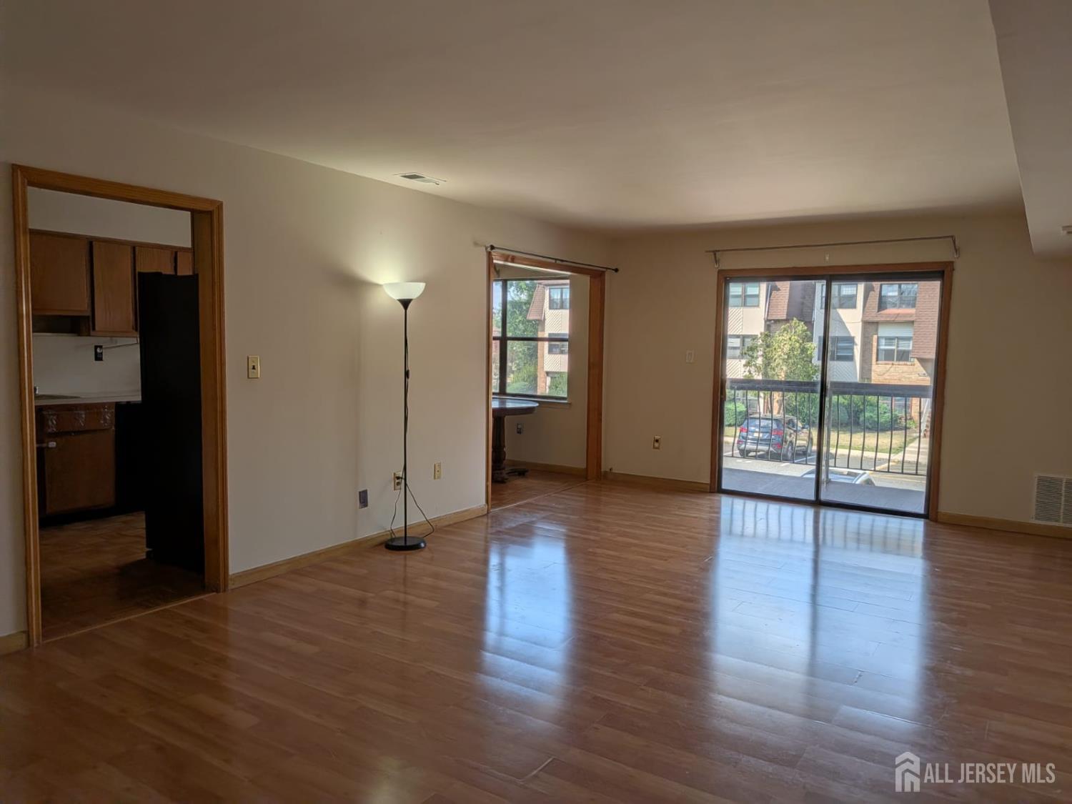1714 Raspberry Court Edison, NJ 08817 - Photo 7 of 15