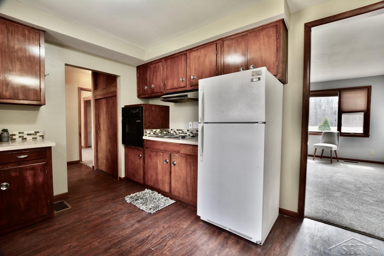 5700 North Saginaw Road Midland, MI 48640 - Photo 6 of 18 50171491-87fa5fe4-362f-4692-91a2-a6f87f420c2a.JPG