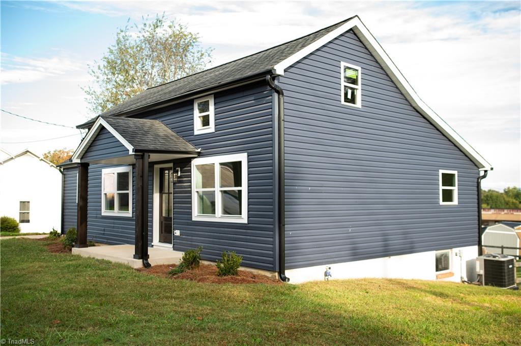 301 East Dalton Road King, NC 27021 - Photo 2 of 18