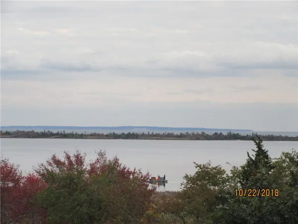 $1,800 | 5443 Post Road, Unit 3, Charlestown, RI 02813