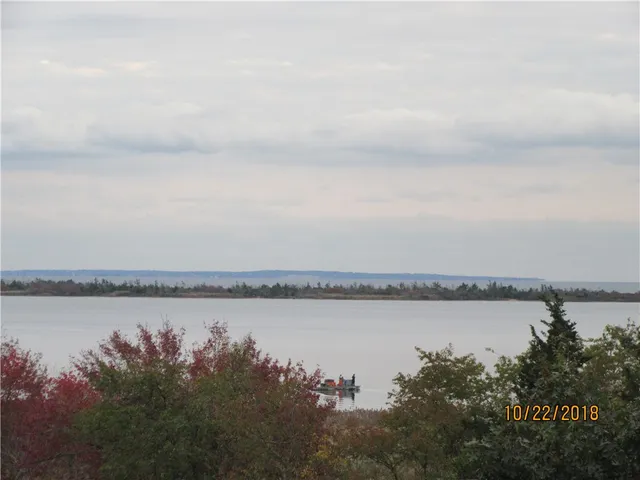 $1,800 | 5443 Post Road, Unit 3, Charlestown, RI 02813