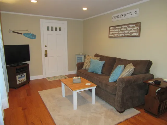 $1,800 | 5443 Post Road, Unit 3, Charlestown, RI 02813