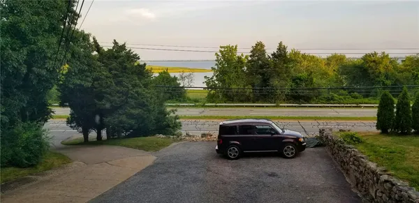 $1,800 | 5443 Post Road, Unit 3, Charlestown, RI 02813