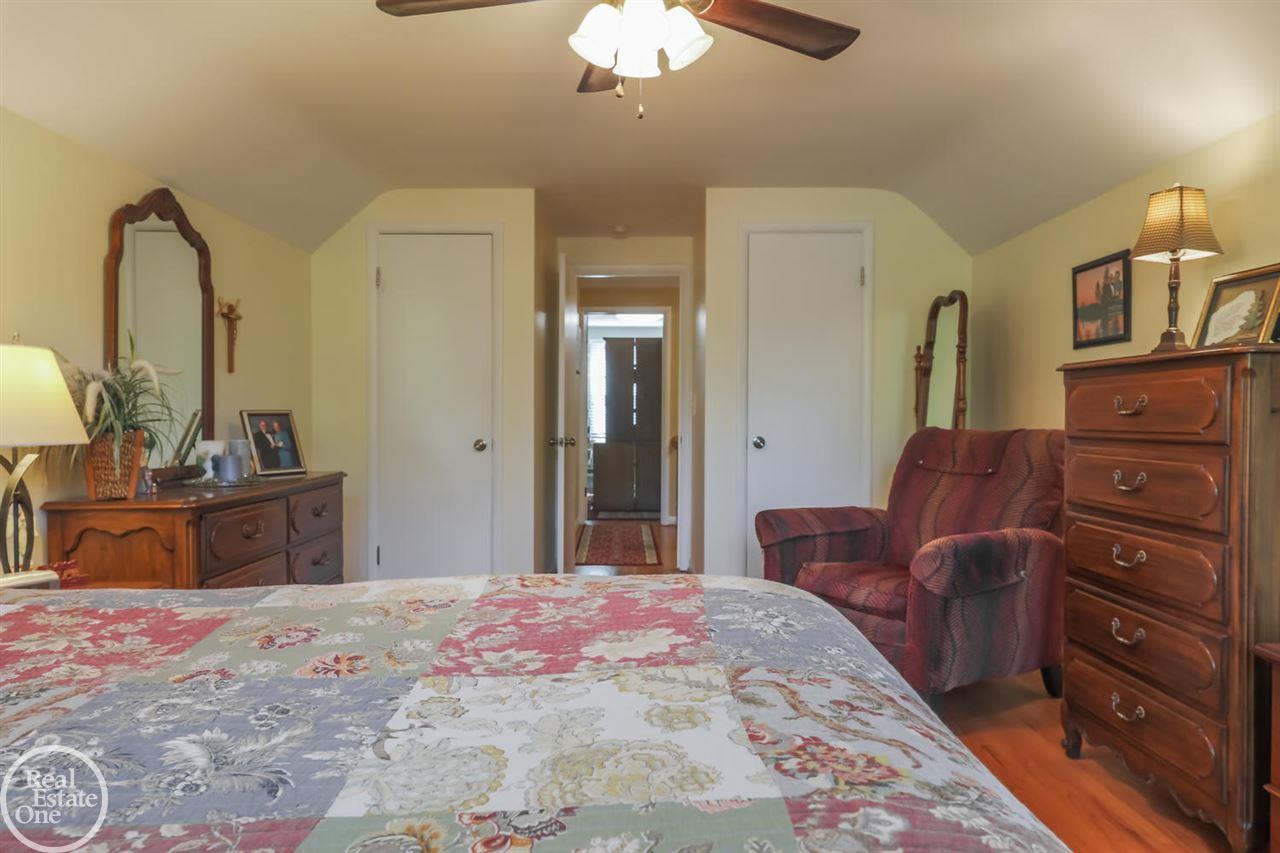 1391 Fairholme Road Grosse Pointe, MI 48236 - Photo 29 of 55 50001931-29.JPG