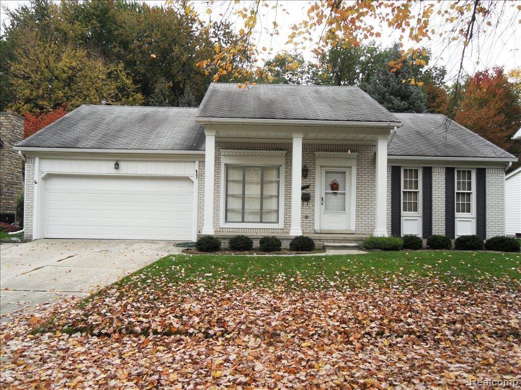 14304 Riverside Road Livonia, MI 48154 - Photo 1 of 12 Primary
