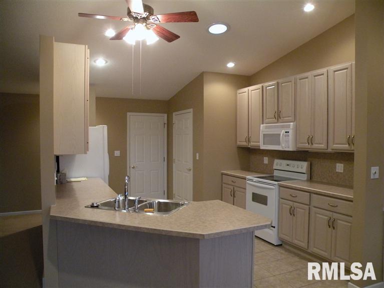 528 Mill Ridge Road Clinton, IA 52732 - Photo 9 of 16 Gallery Image 9