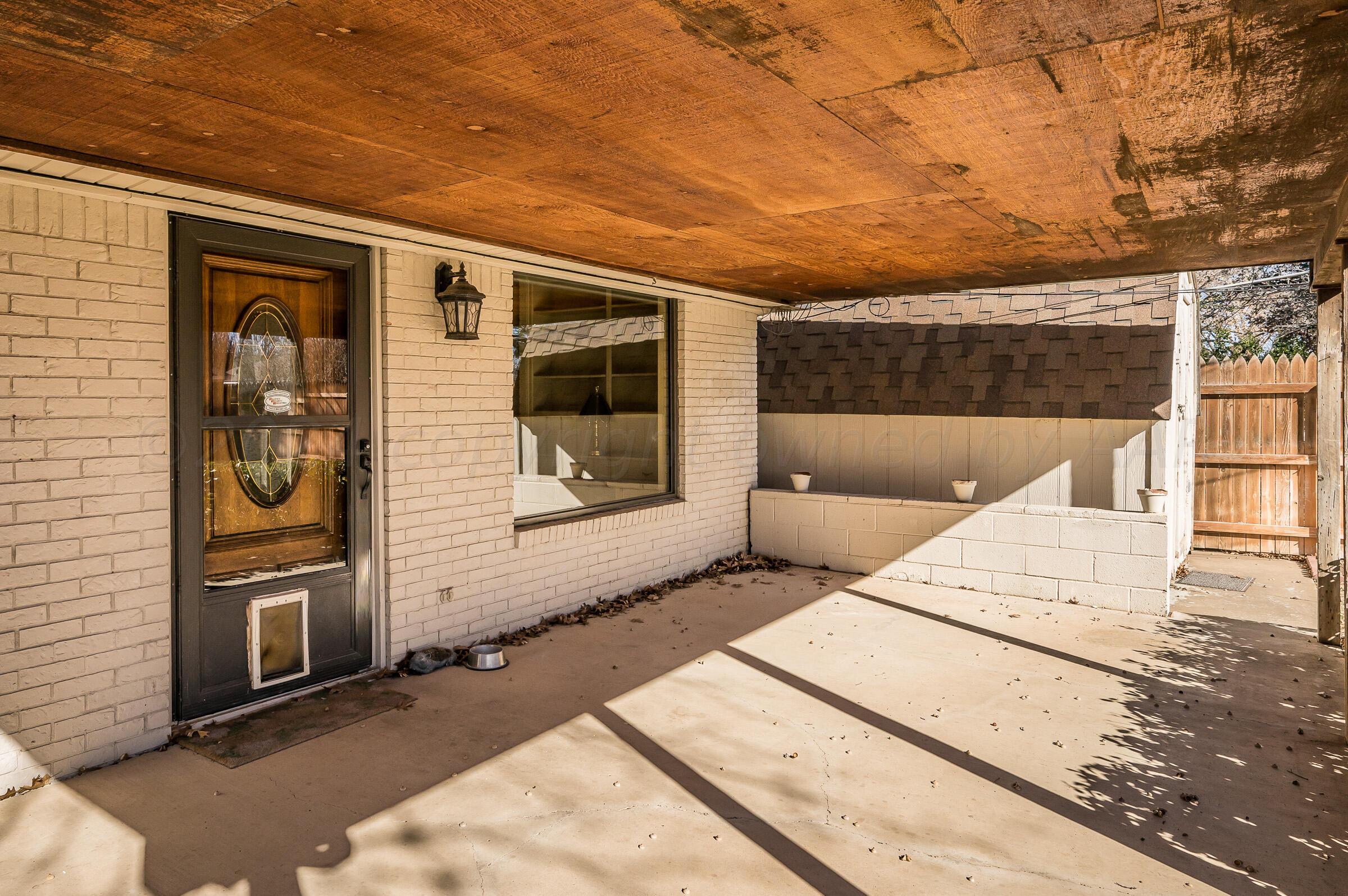 6113 Elmhurst Road Amarillo, TX 79106 - Photo 27 of 28 a view of the back of the house