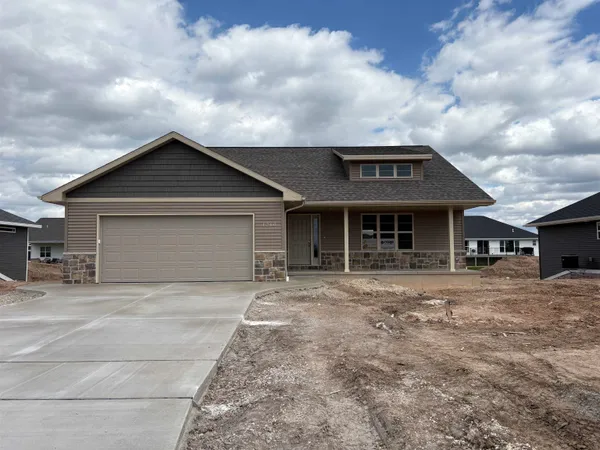 $386,250 | 1260 Putnam Drive, Pulaski, WI 54162
