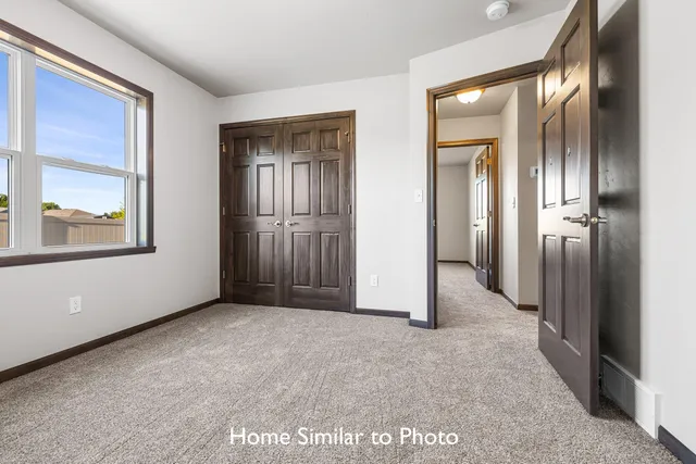 $384,900 | 1260 Putnam Drive, Pulaski, WI 54162