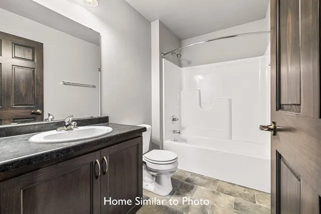 $384,900 | 1260 Putnam Drive, Pulaski, WI 54162